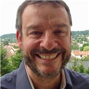 pédagogue attentionné et informaticien professionnel en région parisienne